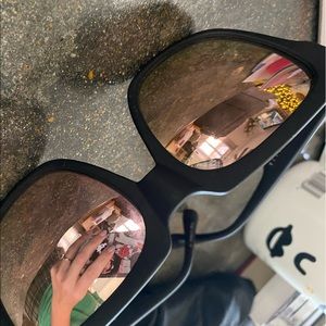 Quay Rose gold/matte black glasses